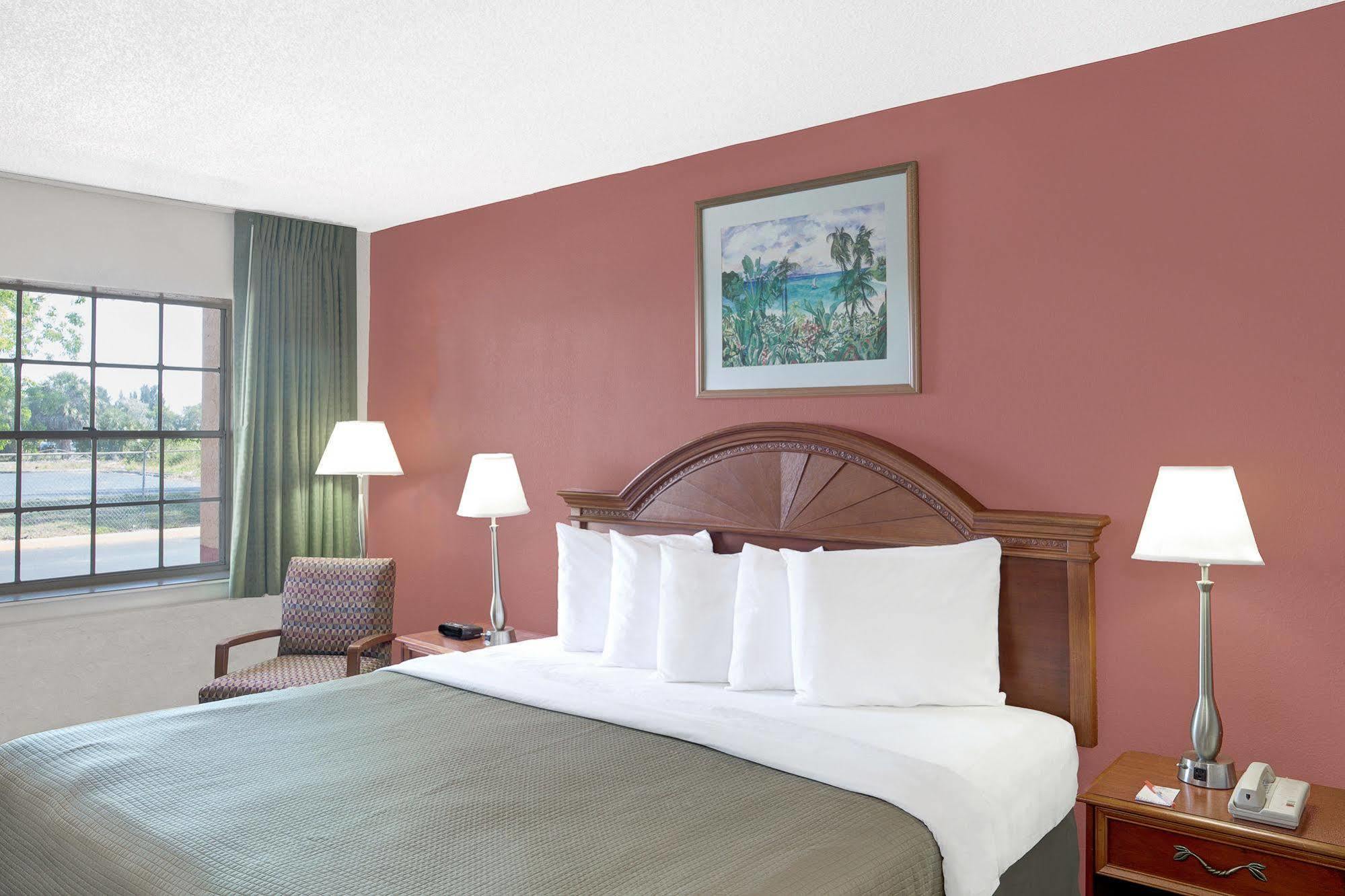 Howard Johnson By Wyndham Ft. Myers Fl Fort Myers Exteriér fotografie