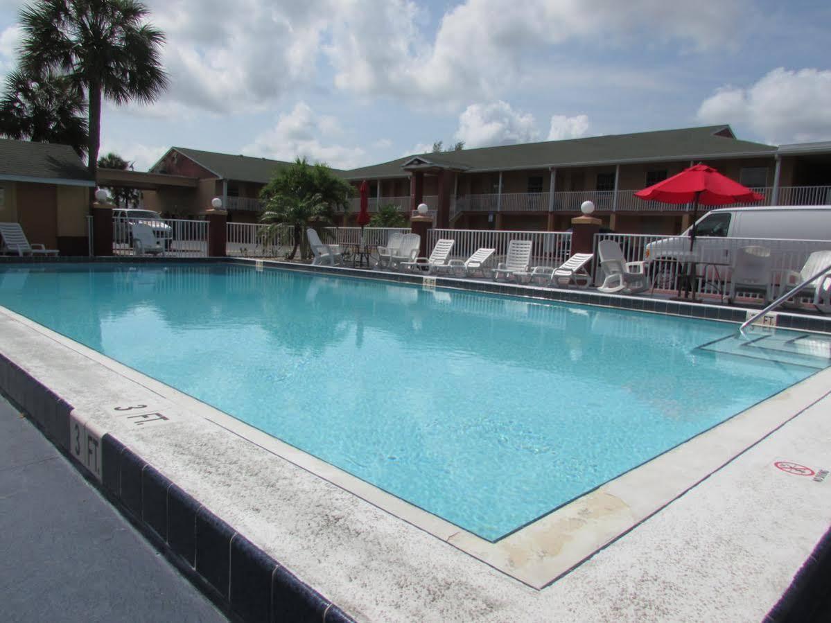 Howard Johnson By Wyndham Ft. Myers Fl Fort Myers Exteriér fotografie